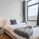 Spacious House 11 Bedrooms 8 Bathrooms 22 People. 3*