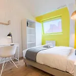 Spacious House 11 Bedrooms 8 Bathrooms 22 People. 3*
