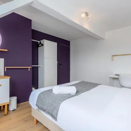 Guest house Spacious House 11 Bedrooms 8 Bathrooms 22 People. *