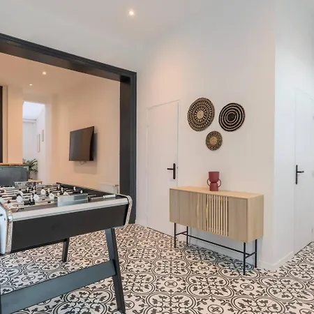 Spacious House 11 Bedrooms 8 Bathrooms 22 People. Maison d'hôtes 3*