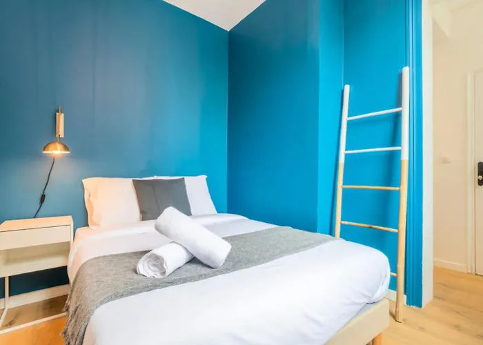 Maison d'hôtes Spacious House 11 Bedrooms 8 Bathrooms 22 People.