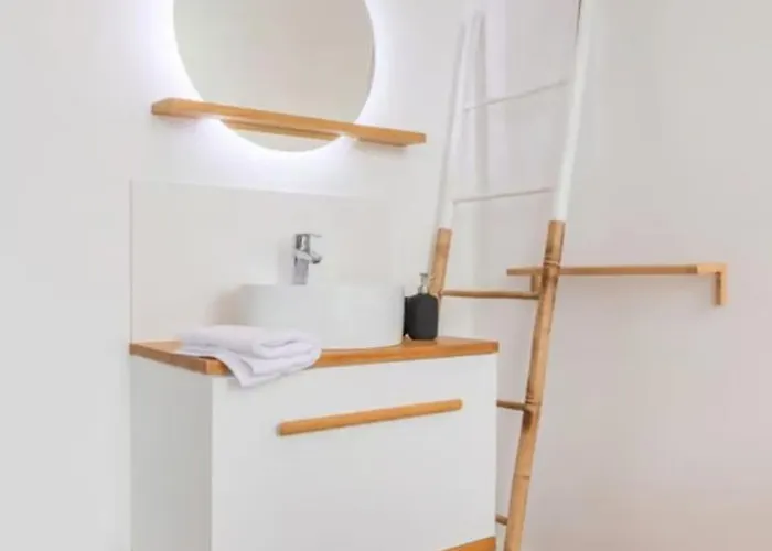 Maison d'hôtes Spacious House 11 Bedrooms 8 Bathrooms 22 People.