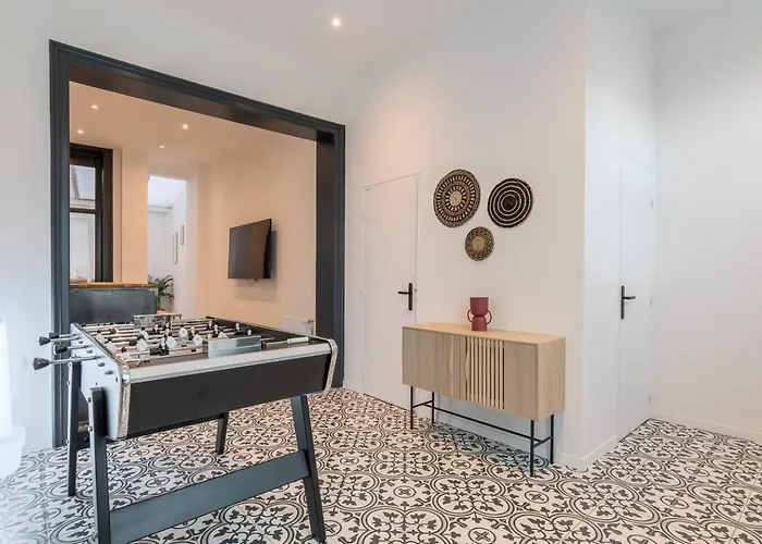 Spacious House 11 Bedrooms 8 Bathrooms 22 People. Maison d'hôtes 3*