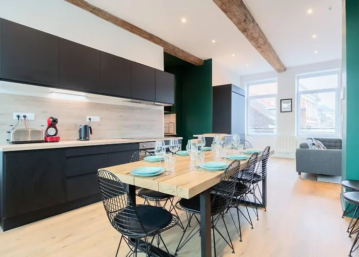 Maison d'hôtes Spacious House 11 Bedrooms 8 Bathrooms 22 People.