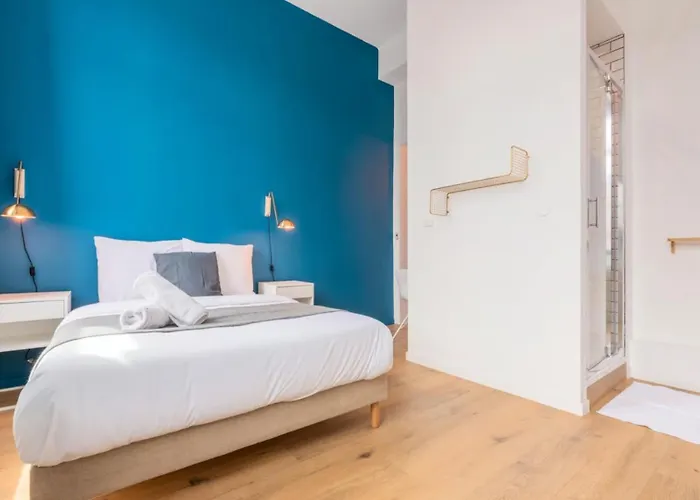 Spacious House 11 Bedrooms 8 Bathrooms 22 People. Maison d'hôtes