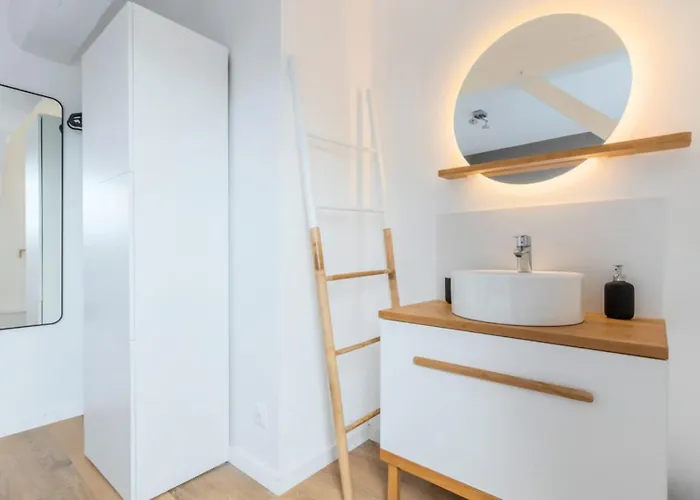 Maison d'hôtes Spacious House 11 Bedrooms 8 Bathrooms 22 People.