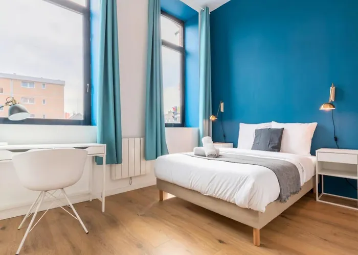 Maison d'hôtes Spacious House 11 Bedrooms 8 Bathrooms 22 People. 3*